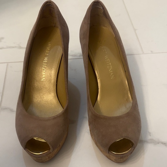 Stuart Weitzman Tan Suede Wedge Peep-Toe Shoes - Picture 5 of 6